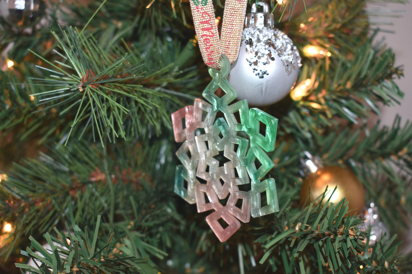 Christmas ornament - 5 colors available